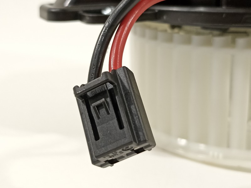 Recambio de ventilador calefaccion para seat arona xperience referencia OEM IAM 2Q1820021  