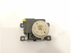 Recambio de motor apertura trampillas climatizador para toyota yaris hsd active referencia OEM IAM 0638001981  