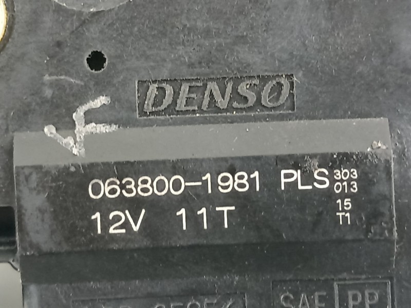 Recambio de motor apertura trampillas climatizador para toyota yaris hsd active referencia OEM IAM 0638001981  