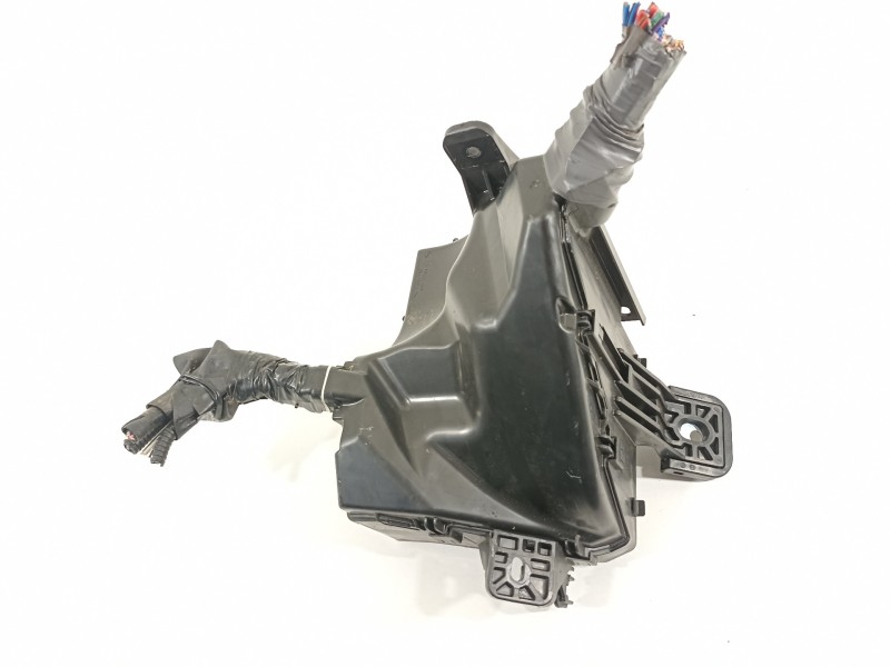 Recambio de caja reles / fusibles para toyota yaris hsd active referencia OEM IAM 821150UD30A  