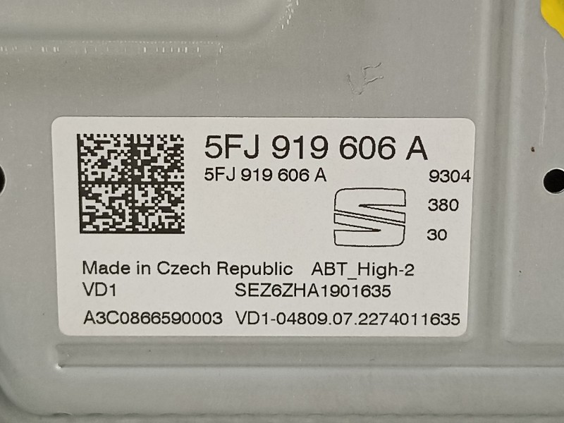 Recambio de pantalla multifuncion para seat arona xperience referencia OEM IAM 5FJ919606A  