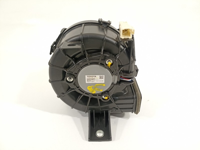 Recambio de ventilador calefaccion para toyota yaris hsd active referencia OEM IAM G923052040 BASF510B14 1611018189