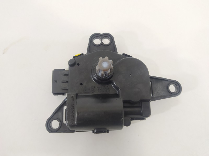 Recambio de motor apertura trampillas climatizador para hyundai tucson style 2wd referencia OEM IAM EA1F0NX5AA  