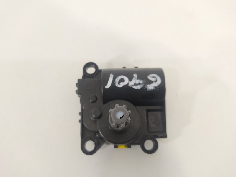 Recambio de motor apertura trampillas climatizador para hyundai tucson style 2wd referencia OEM IAM D332LFDBA01  