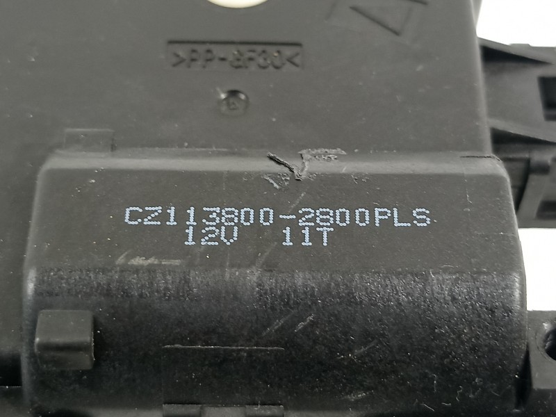 Recambio de motor apertura trampillas climatizador para toyota yaris hsd active referencia OEM IAM CZ1138002800  