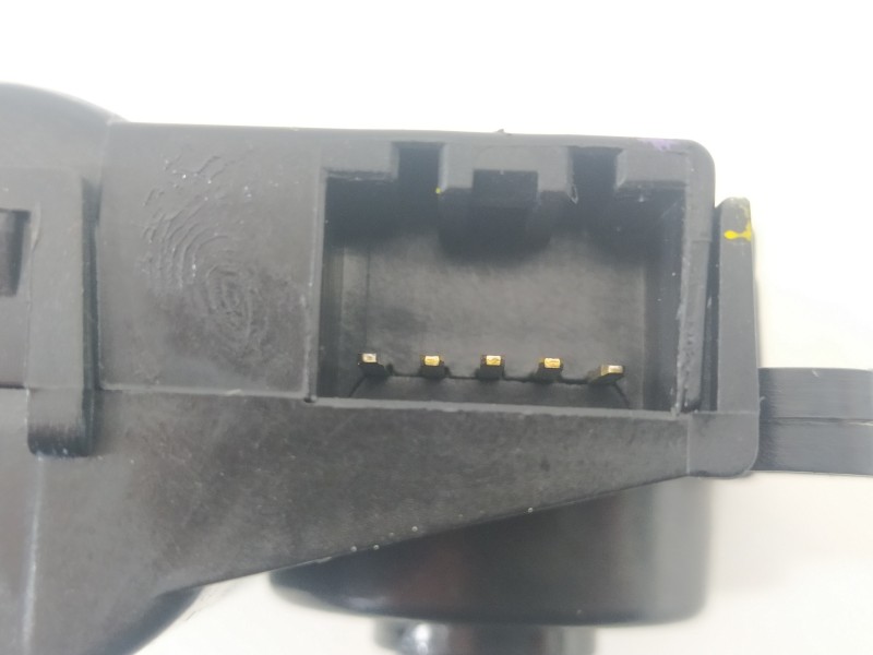 Recambio de motor apertura trampillas climatizador para hyundai tucson style 2wd referencia OEM IAM D332LFDBA01  