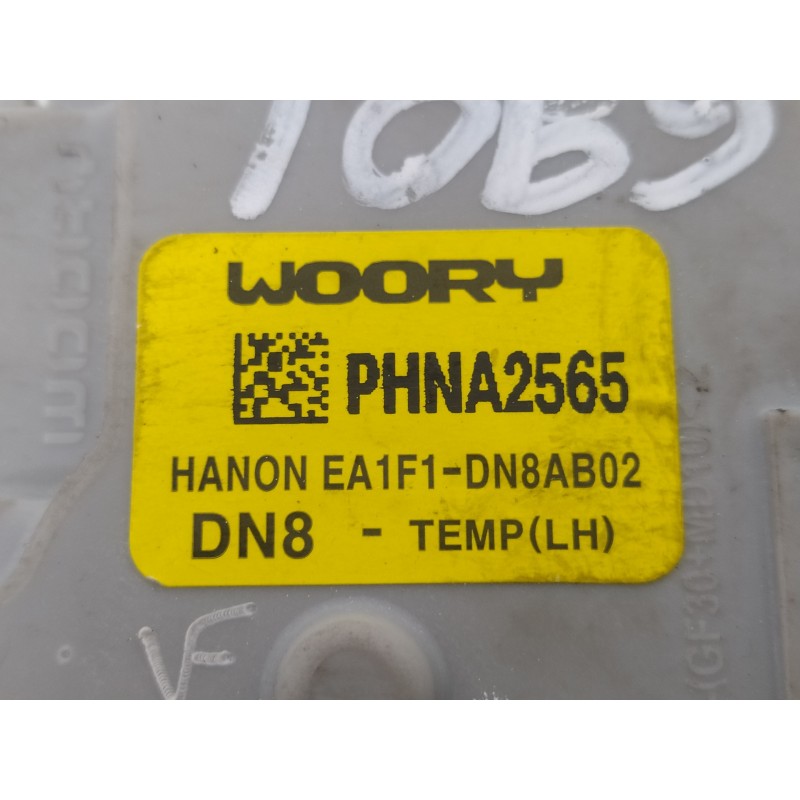 Recambio de motor apertura trampillas climatizador para hyundai tucson style 2wd referencia OEM IAM EA1F1DN8AB02  