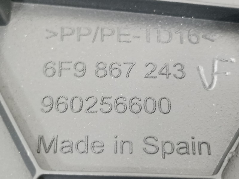 Recambio de moldura para seat arona xperience referencia OEM IAM 6F9867243  