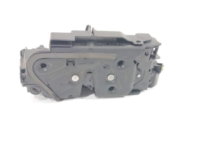 CERRADURA PUERTA TRASERA DERECHA 5TA839016L 