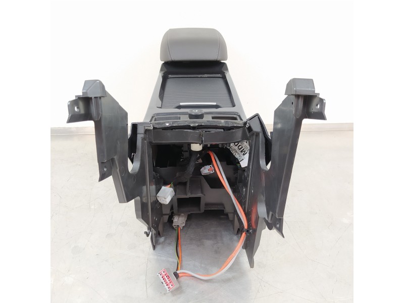Recambio de apoyabrazos central para ford kuga (cbs) st-line 2wd referencia OEM IAM   