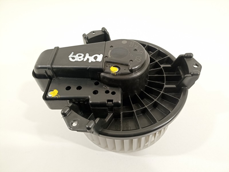 Recambio de ventilador calefaccion para toyota yaris hsd active referencia OEM IAM 871030D220  