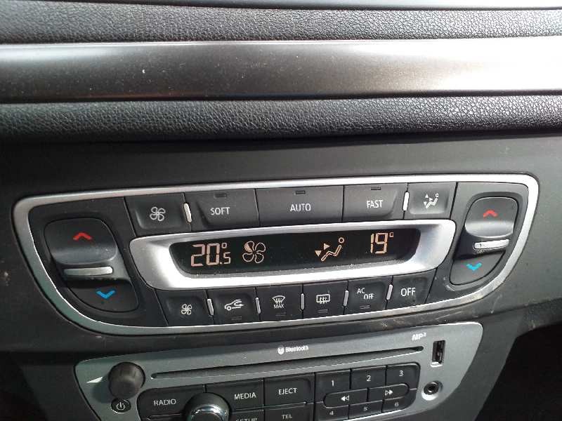 Recambio de mando climatizador para renault megane iii berlina 5 p gt-style referencia OEM IAM 275103596R  