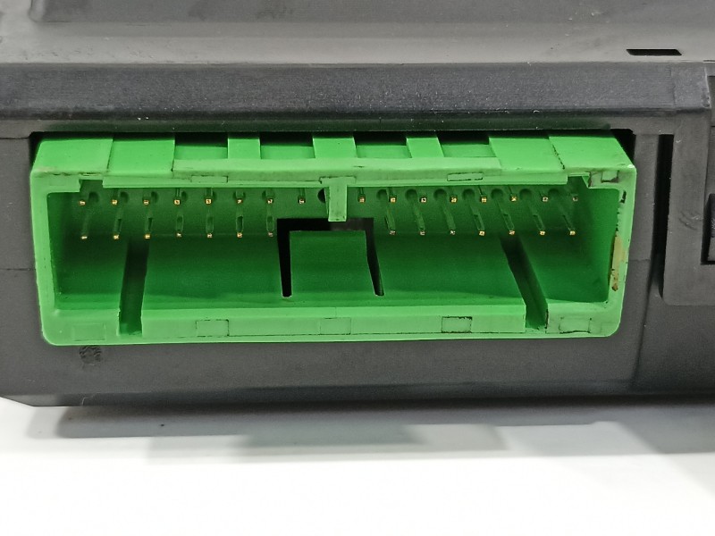 Recambio de mando elevalunas delantero derecho para volvo xc90 d5 (7 sitze) referencia OEM IAM 30732817  