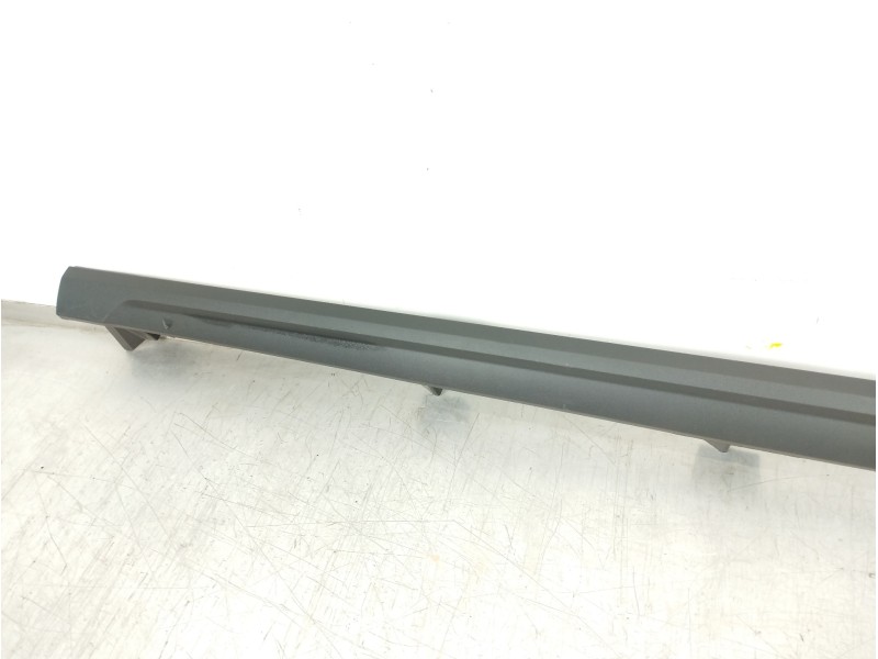 Recambio de faldon lateral para seat arona xperience referencia OEM IAM 6F9853851  