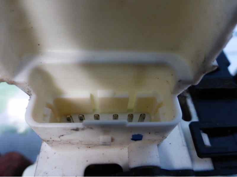 Recambio de cerradura puerta trasera izquierda para peugeot 407 sw st confort referencia OEM IAM 9681337380  