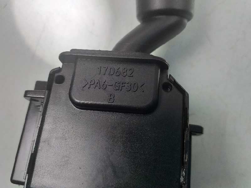 Recambio de mando luces para mazda 3 berlina (bk) 1.6 crdt active referencia OEM IAM 17D682  