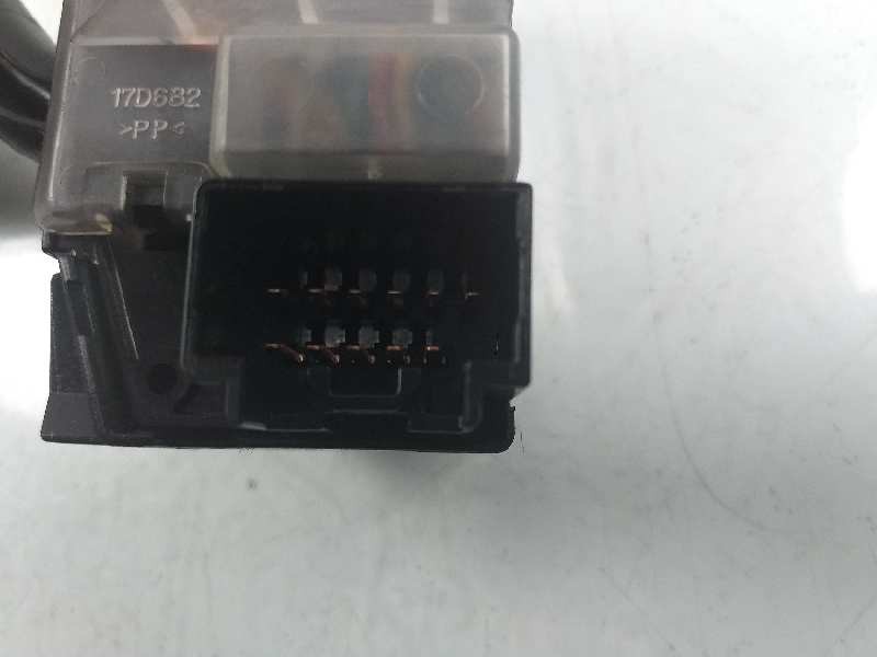 Recambio de mando limpia para mazda 3 berlina (bk) 1.6 crdt active referencia OEM IAM 17D682  