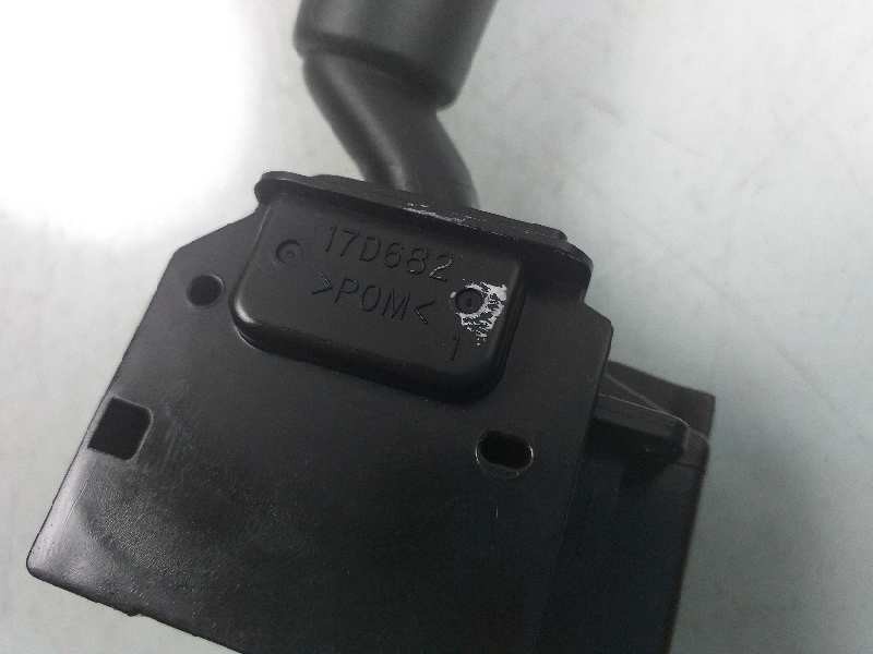 Recambio de mando limpia para mazda 3 berlina (bk) 1.6 crdt active referencia OEM IAM 17D682  