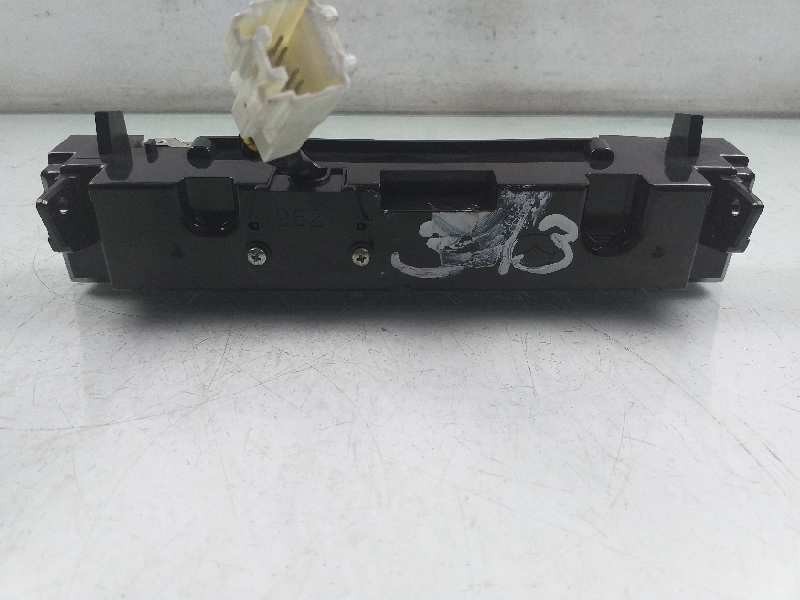 Recambio de pantalla multifuncion para mazda 3 berlina (bk) 1.6 crdt active referencia OEM IAM   