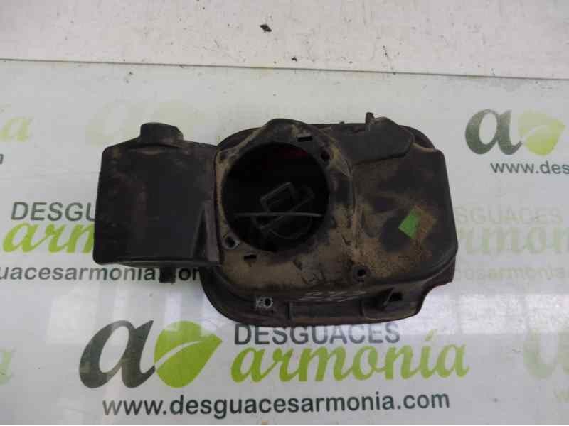 Recambio de tapa exterior combustible para renault clio iii confort dynamique referencia OEM IAM 8200383466  