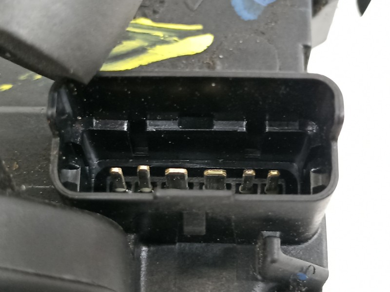 Recambio de cerradura puerta trasera izquierda para renault scenic iii emotion referencia OEM IAM 825030032R  