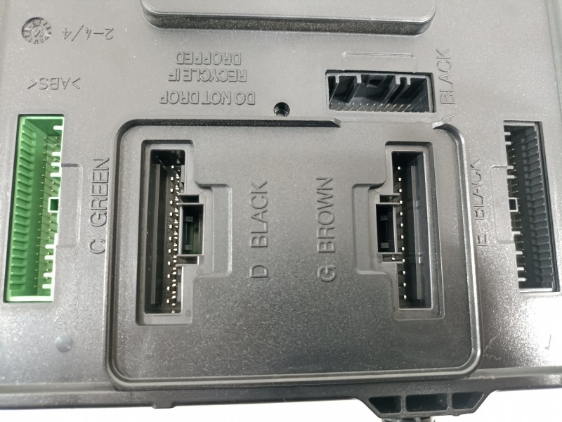 Recambio de modulo electronico para renault scenic iii emotion referencia OEM IAM 284B17882R  