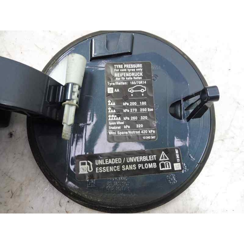 Recambio de tapa exterior combustible para opel corsa d limited edition referencia OEM IAM 13183307  