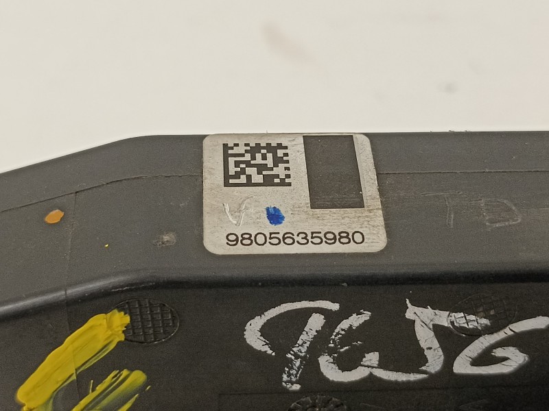 Recambio de cerradura puerta trasera derecha para citroën c4 picasso intensive referencia OEM IAM 9805635980  