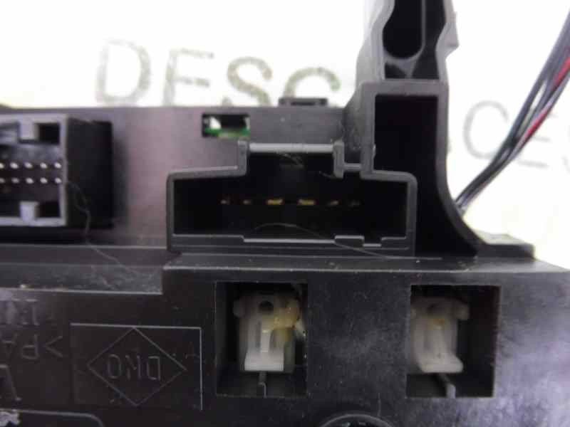 Recambio de mando limpia para renault scenic ii confort dynamique referencia OEM IAM 8200127728  