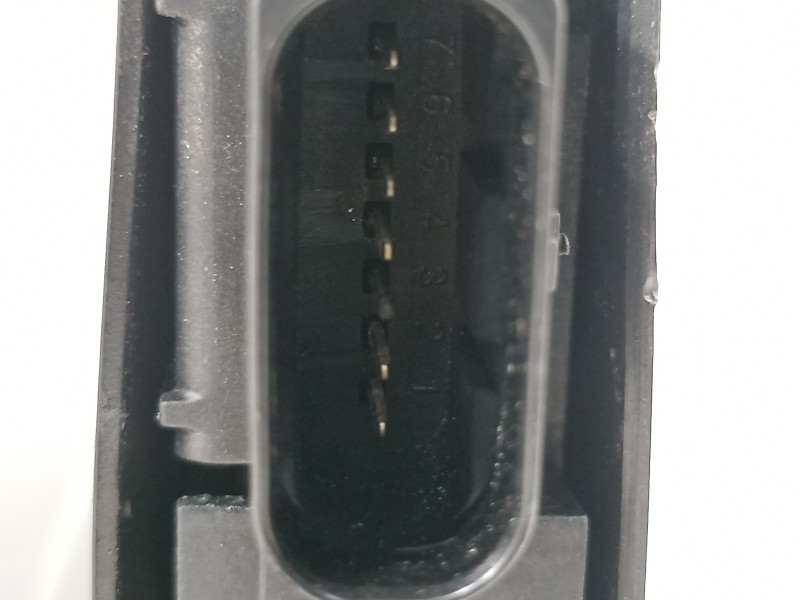 Recambio de cerradura puerta trasera derecha para citroën c4 picasso intensive referencia OEM IAM 9805635980  