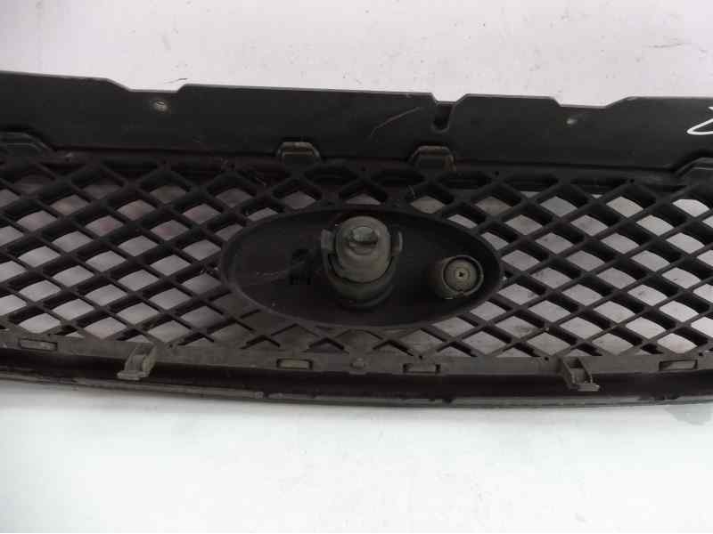 Recambio de rejilla delantera para ford focus berlina (cap) ambiente (d) referencia OEM IAM 4M518138AE 4M518C436AD 