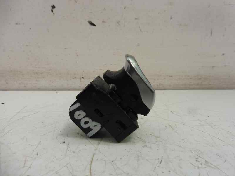 Recambio de mando elevalunas trasero izquierdo para audi a3 sportback (8va) attraction referencia OEM IAM 8V0959855A  