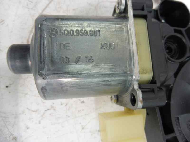 Recambio de elevalunas trasero izquierdo para audi a3 sportback (8va) attraction referencia OEM IAM 8V4839461 5Q0959801 