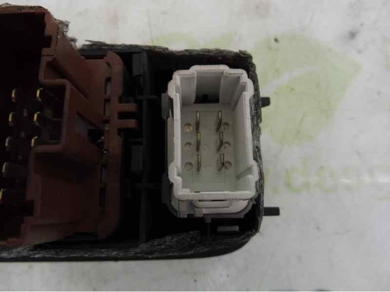 Recambio de mando elevalunas delantero izquierdo para renault scenic ii confort dynamique referencia OEM IAM 156018070  