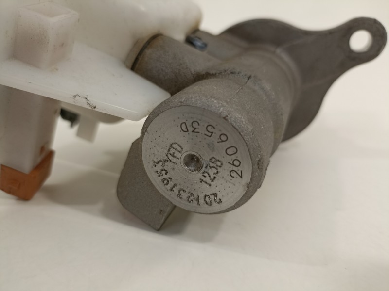 Recambio de bomba freno para hyundai i30 (pd) essence referencia OEM IAM 260653D 20I231953 58510G4200