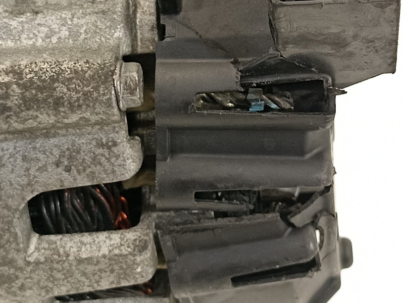 Recambio de alternador para infiniti q50 q50 referencia OEM IAM A6519062500  