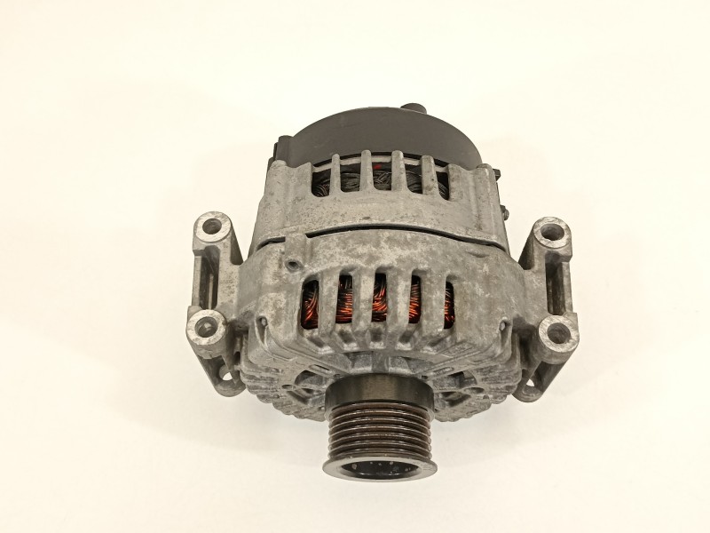 Recambio de alternador para infiniti q50 q50 referencia OEM IAM A6519062500  