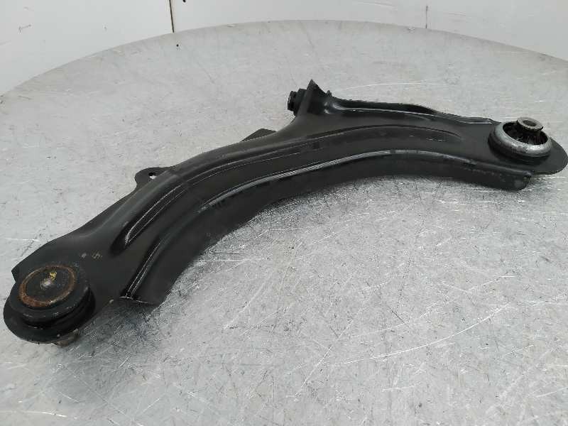 Recambio de brazo suspension inferior delantero derecho para renault captur zen referencia OEM IAM 545047954R  