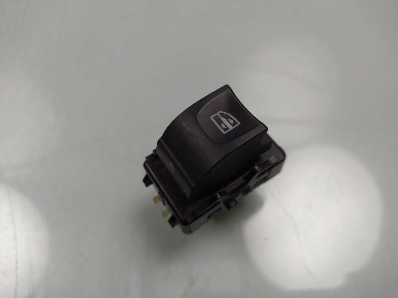 Recambio de mando elevalunas delantero derecho para renault captur zen referencia OEM IAM 254218614R  