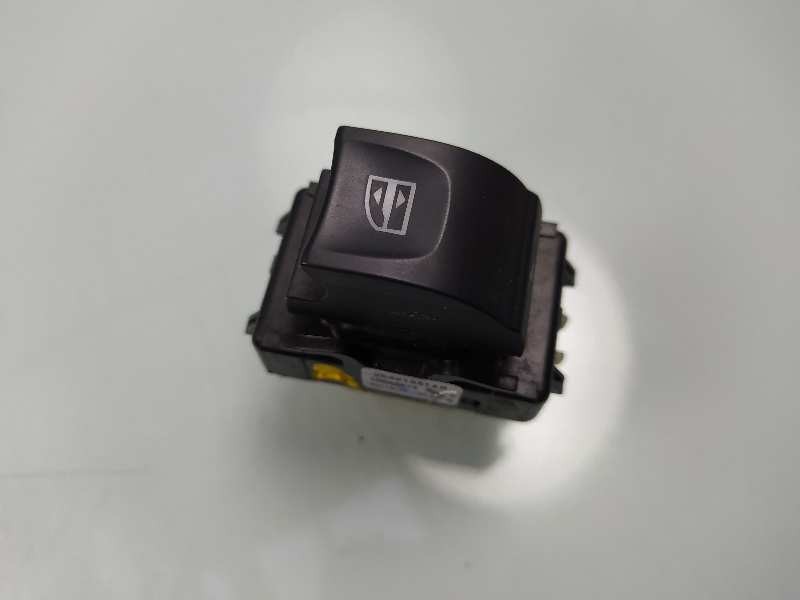 Recambio de mando elevalunas delantero derecho para renault captur zen referencia OEM IAM 254218614R  