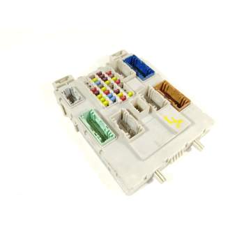 CAJA RELES / FUSIBLES GV6T14A073DJ 