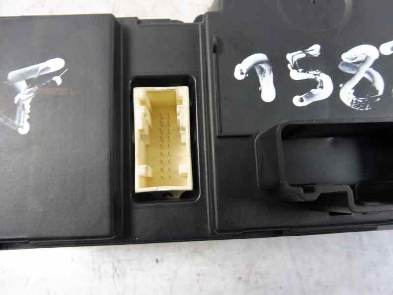 Recambio de mando climatizador para renault megane ii familiar authentique confort referencia OEM IAM 8200413906  