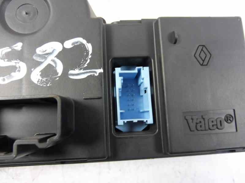 Recambio de mando climatizador para renault megane ii familiar authentique confort referencia OEM IAM 8200413906  