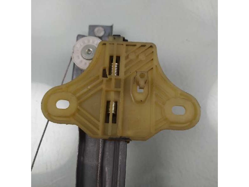 Recambio de elevalunas trasero derecho para renault captur zen referencia OEM IAM 827009380R  