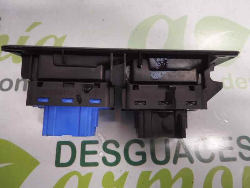 Recambio de mando elevalunas delantero derecho para citroën c-elysée seduction referencia OEM IAM 96766668ZD 966579Z7ZD 