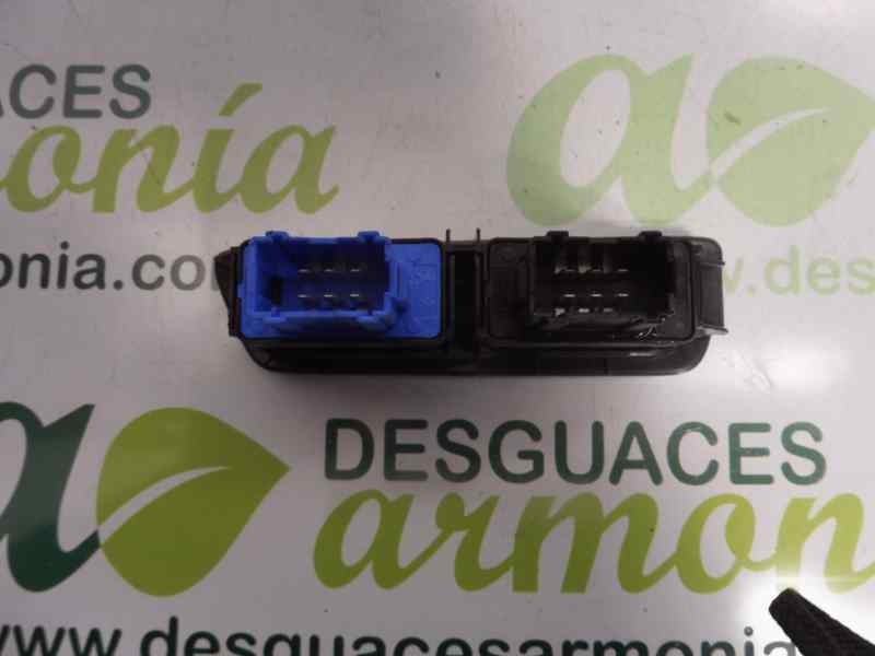 Recambio de mando elevalunas delantero izquierdo para citroën c-elysée seduction referencia OEM IAM 9676666Z7ZD 966579Z7ZD 