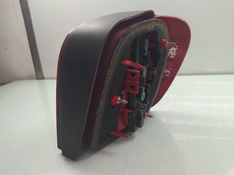 Recambio de piloto trasero izquierdo para volkswagen polo berlina (6n2) trendline referencia OEM IAM 6N0945095H  