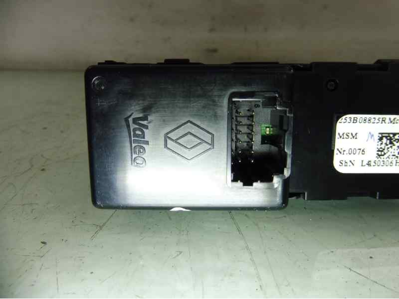 Recambio de mando multifuncion para renault captur zen referencia OEM IAM 253B08825R  