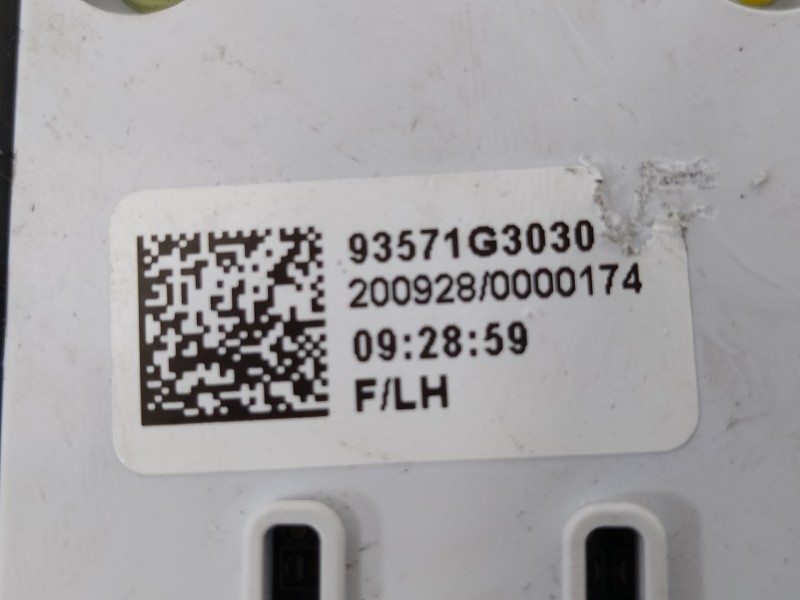 Recambio de mando elevalunas delantero izquierdo para hyundai i30 (pd) essence referencia OEM IAM 93571G3030  