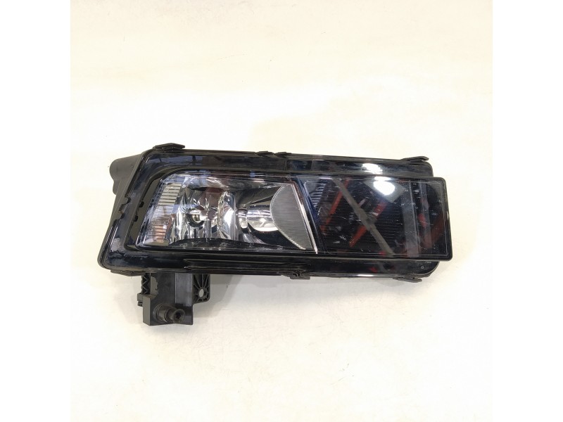 Recambio de faro antiniebla derecho para volkswagen touran (5t1) advance bmt referencia OEM IAM 5TA941662  
